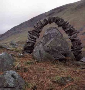 œuvre d'Andy Goldsworthy - Par dessus la pierre, Dumfriesshire, 18 janvier 1993