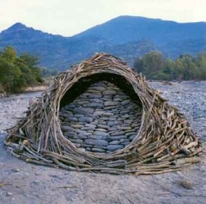 œuvre d'Andy Goldsworthy - La maison pour une pierre Digne-Les-Bains, France